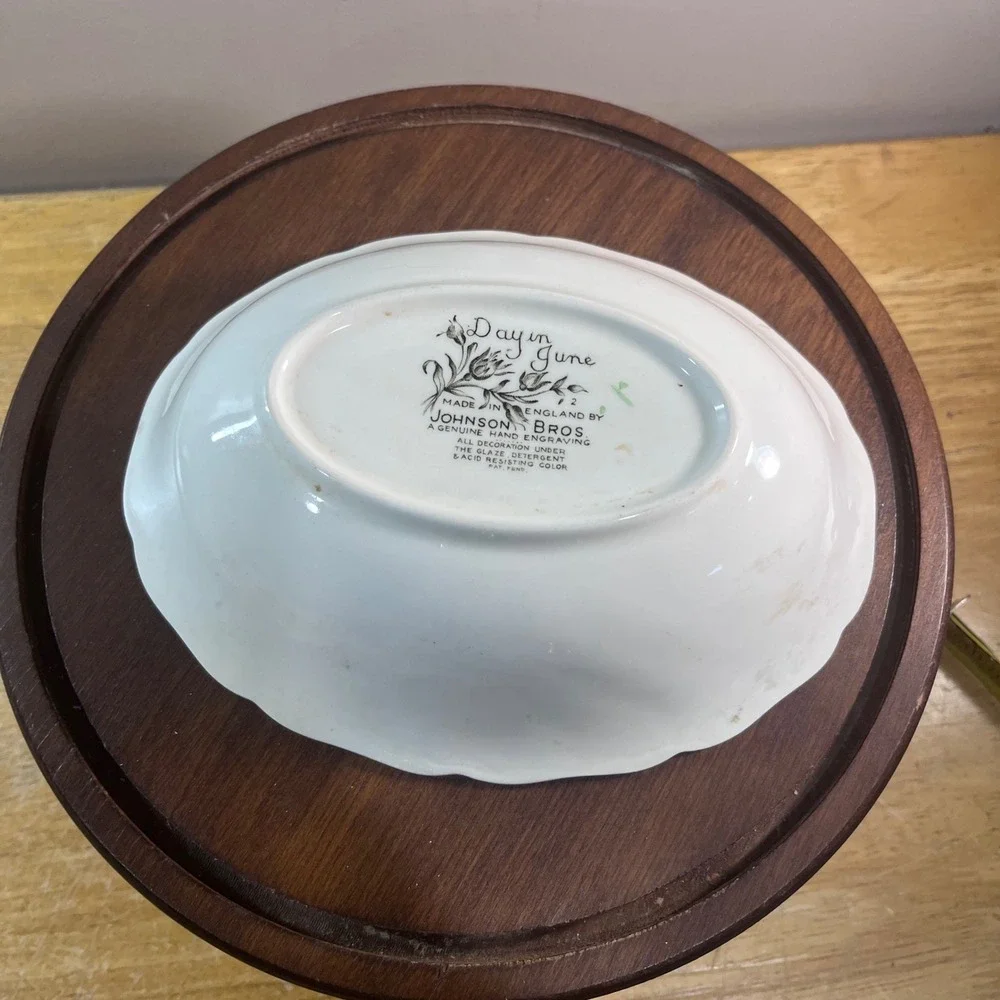 Vtg Johnson Bros Day in June Oval Vegetable Bowl Floral England Scalloped 9in